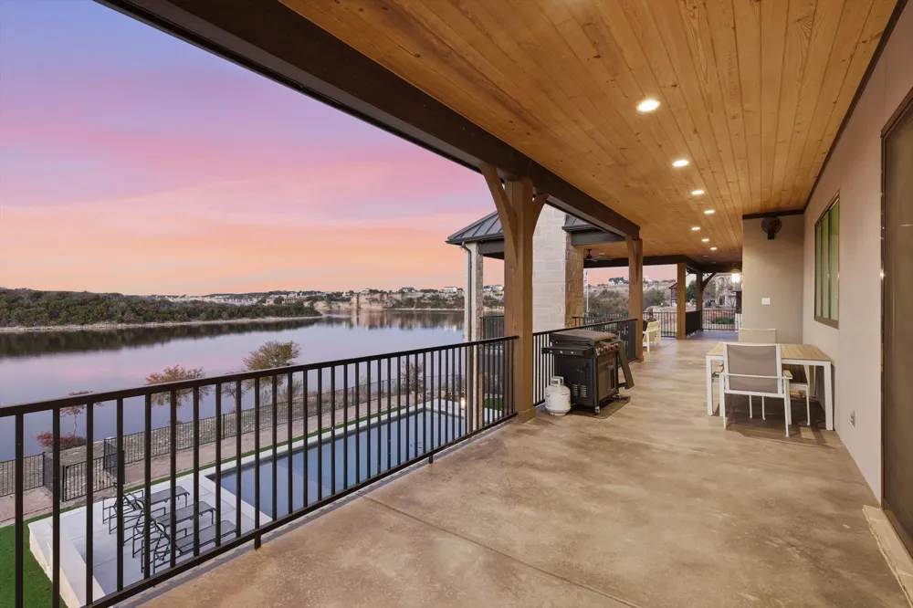 7105 W Hells Gate Drive Strawn, TX 76475