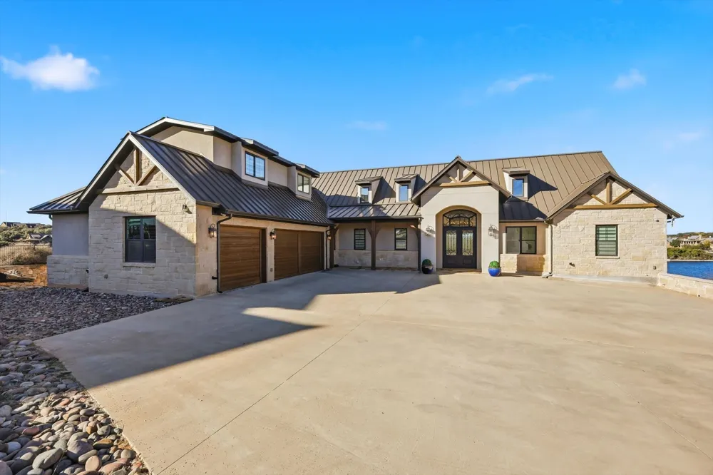 7105 W Hells Gate Drive Strawn, TX 76475