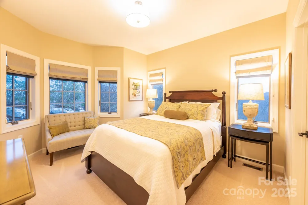 120 Pleasant View Boulevard Sugar Mountain, NC 28604