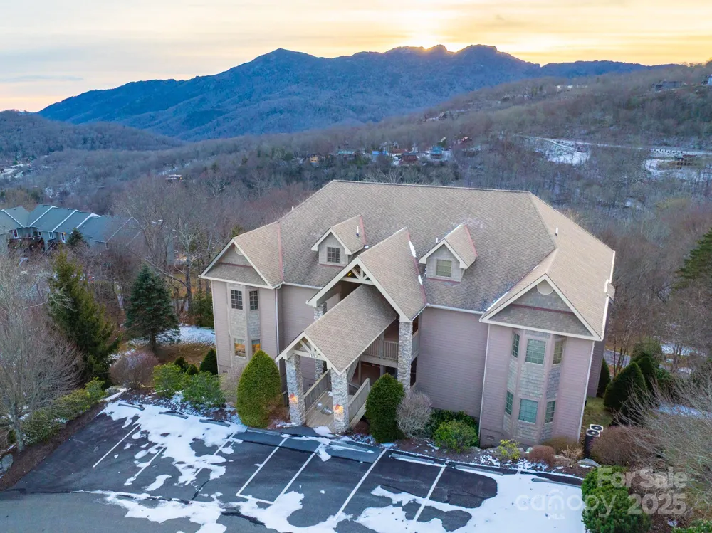 120 Pleasant View Boulevard Sugar Mountain, NC 28604