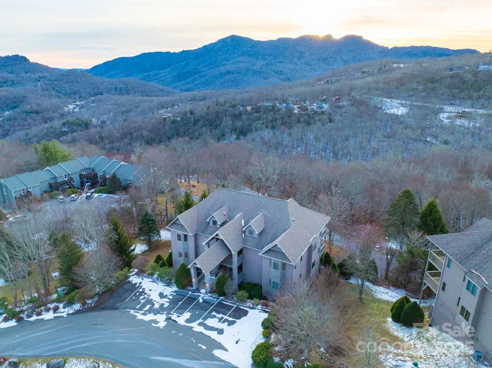 120 Pleasant View Boulevard Sugar Mountain, NC 28604