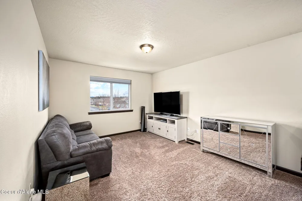 8072 SCOTSWORTH STREET Post Falls, ID 83854