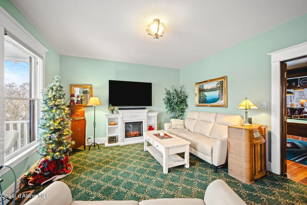 114 COEUR D ALENE AVENUE Harrison, ID 83833