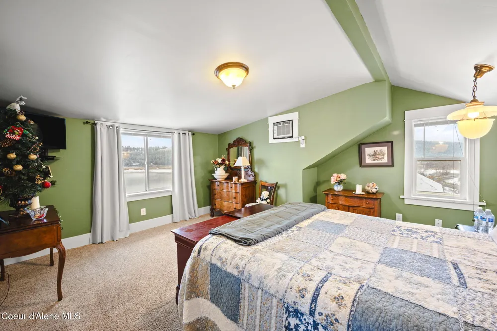 114 COEUR D ALENE AVENUE Harrison, ID 83833