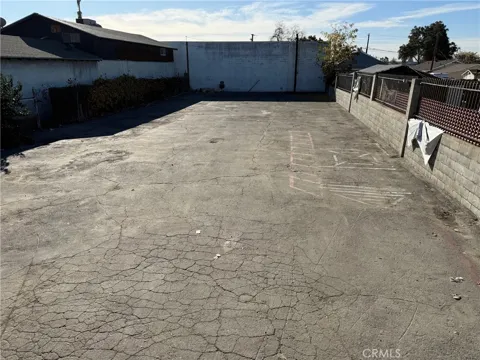 1284 E 3rd