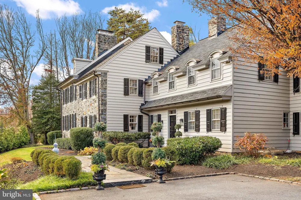 302 STONE BROOK DRIVE Wilmington, DE 19807