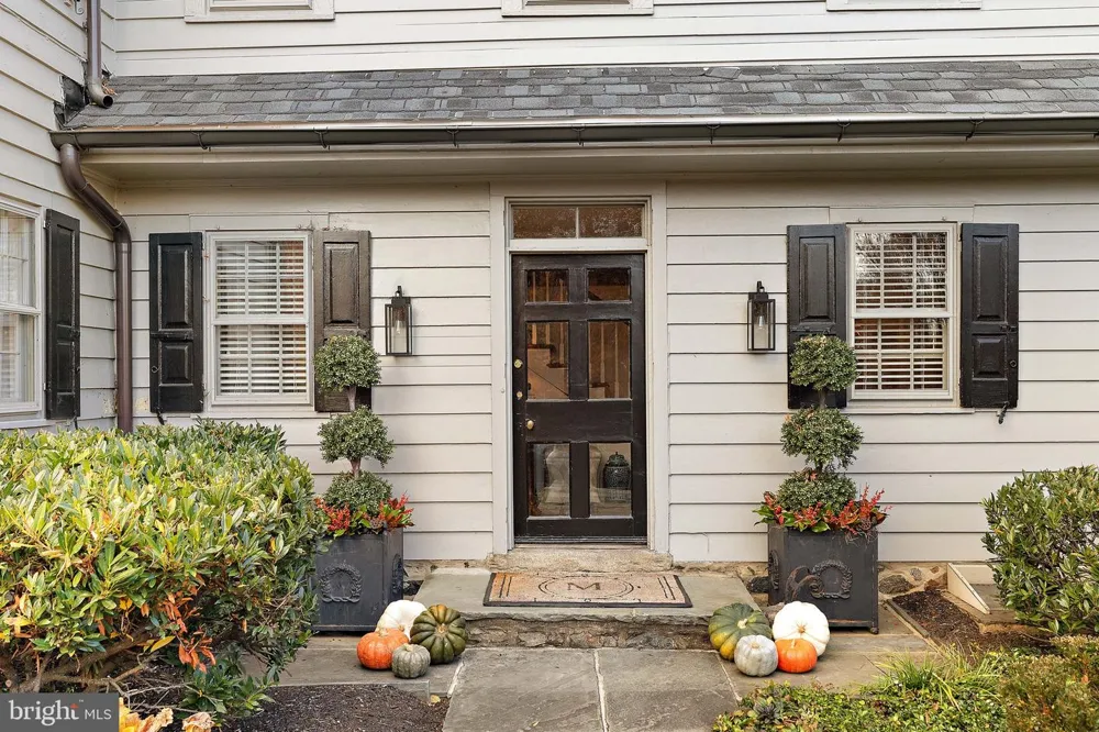 302 STONE BROOK DRIVE Wilmington, DE 19807