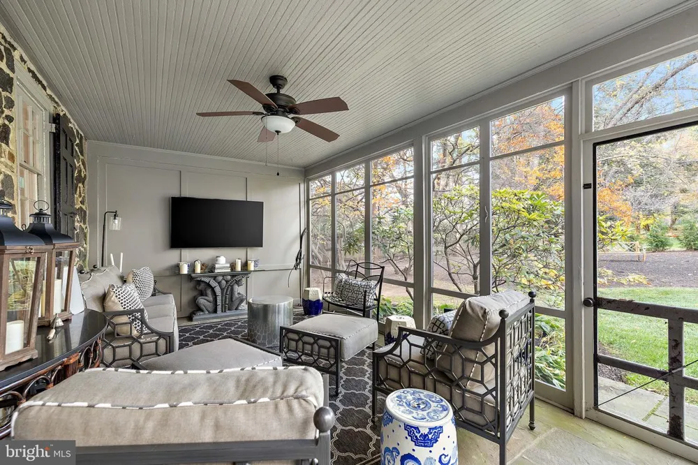 302 STONE BROOK DRIVE Wilmington, DE 19807
