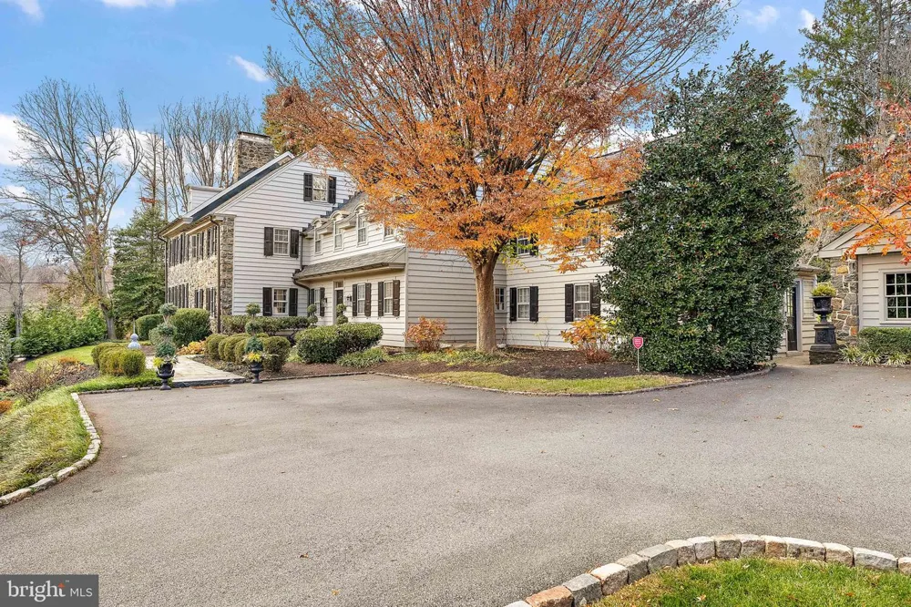 302 STONE BROOK DRIVE Wilmington, DE 19807