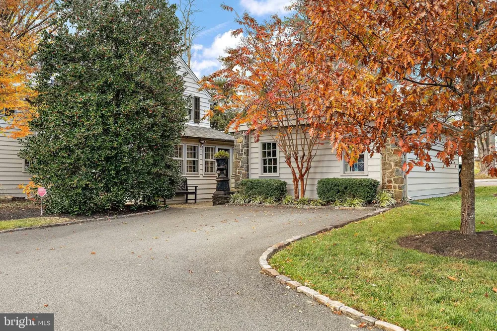 302 STONE BROOK DRIVE Wilmington, DE 19807