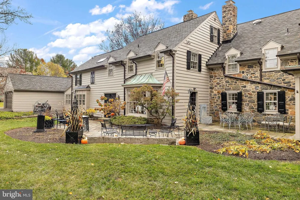 302 STONE BROOK DRIVE Wilmington, DE 19807