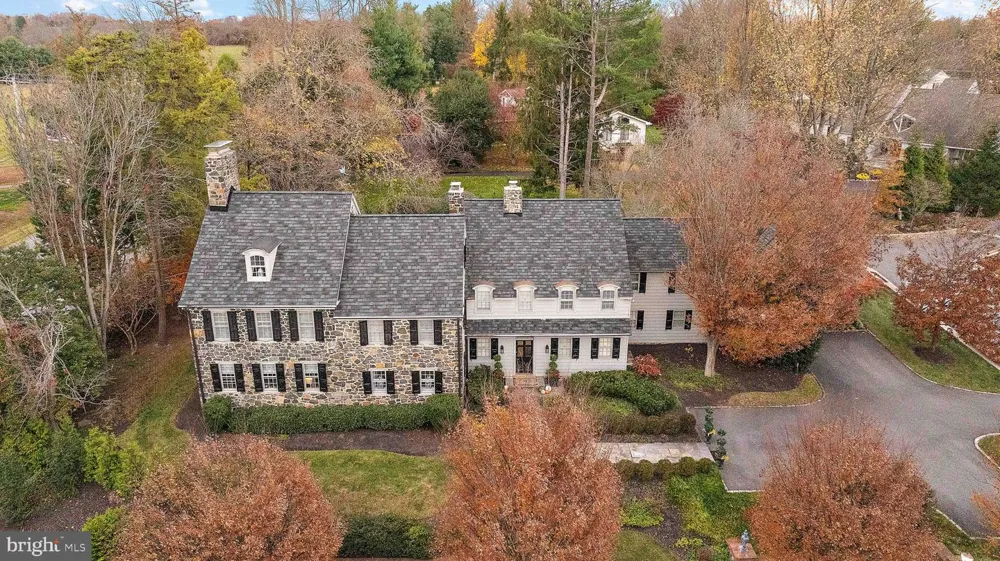 302 STONE BROOK DRIVE Wilmington, DE 19807