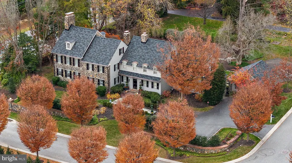302 STONE BROOK DRIVE Wilmington, DE 19807