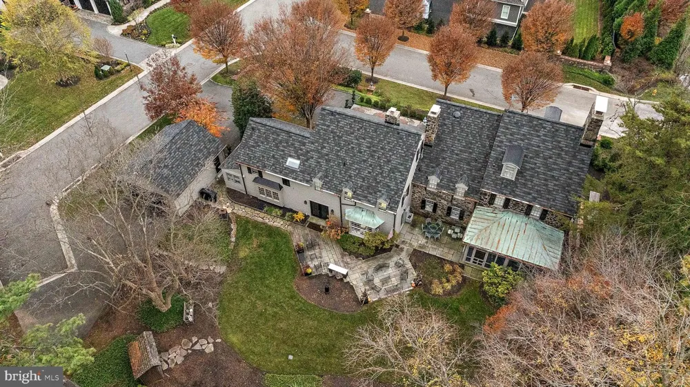 302 STONE BROOK DRIVE Wilmington, DE 19807