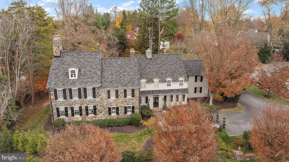 302 STONE BROOK DRIVE Wilmington, DE 19807
