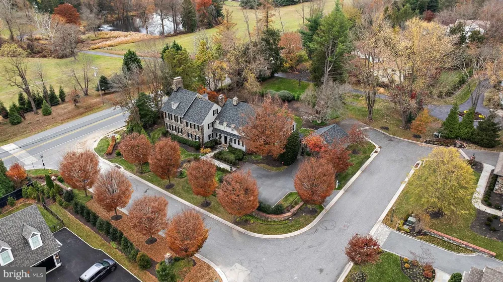 302 STONE BROOK DRIVE Wilmington, DE 19807