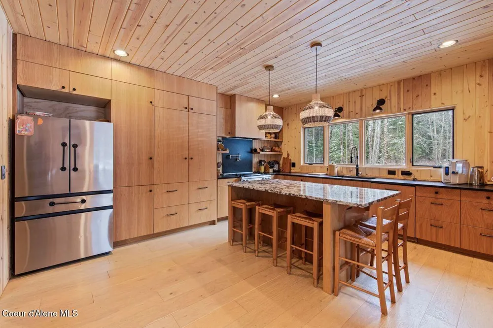 202 Siskin Lane Sandpoint, ID 83864