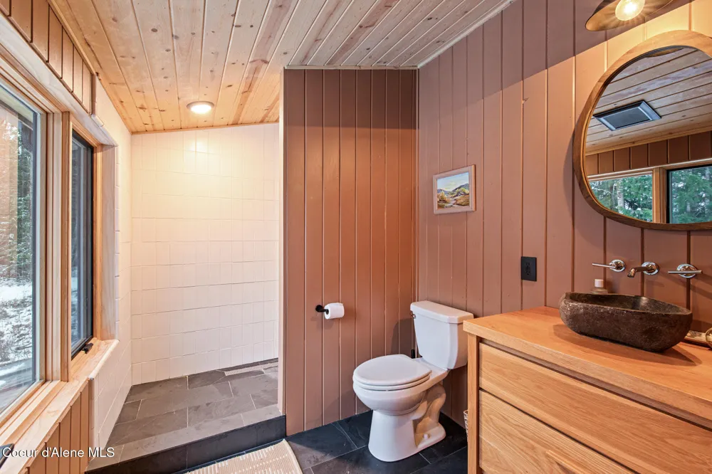 202 Siskin Lane Sandpoint, ID 83864