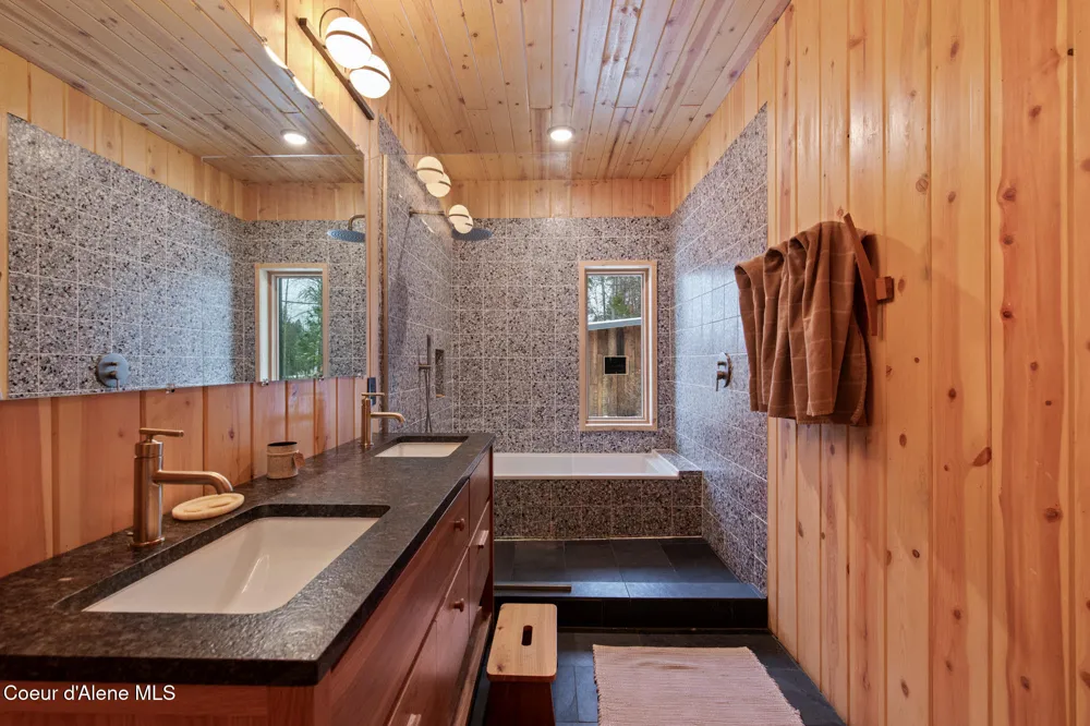 202 Siskin Lane Sandpoint, ID 83864