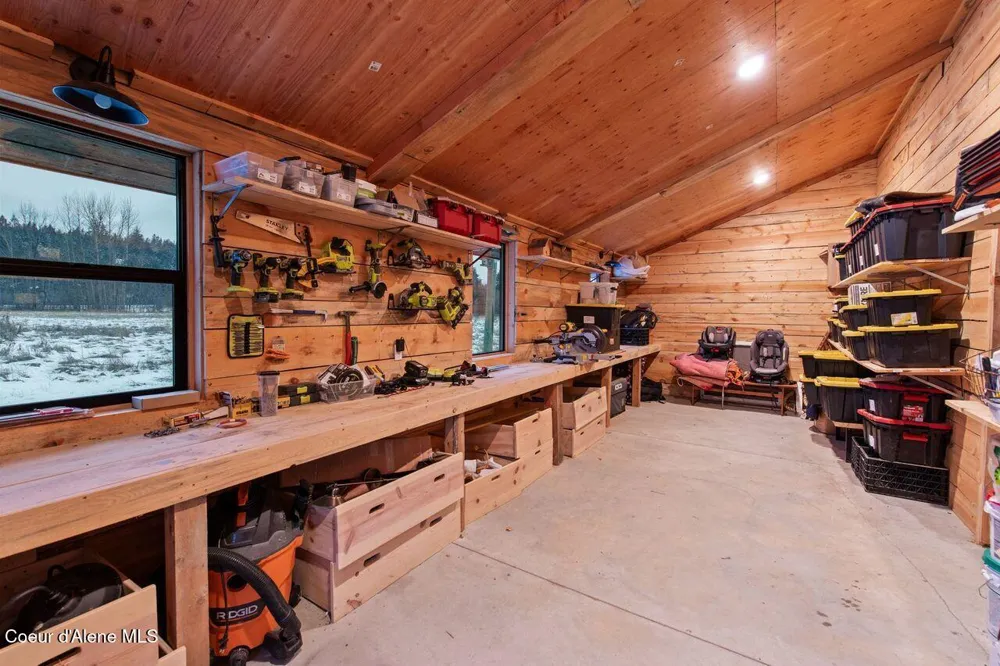 202 Siskin Lane Sandpoint, ID 83864
