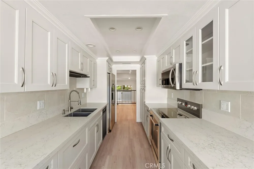 17109 Palisades Pacific Palisades, CA 90272