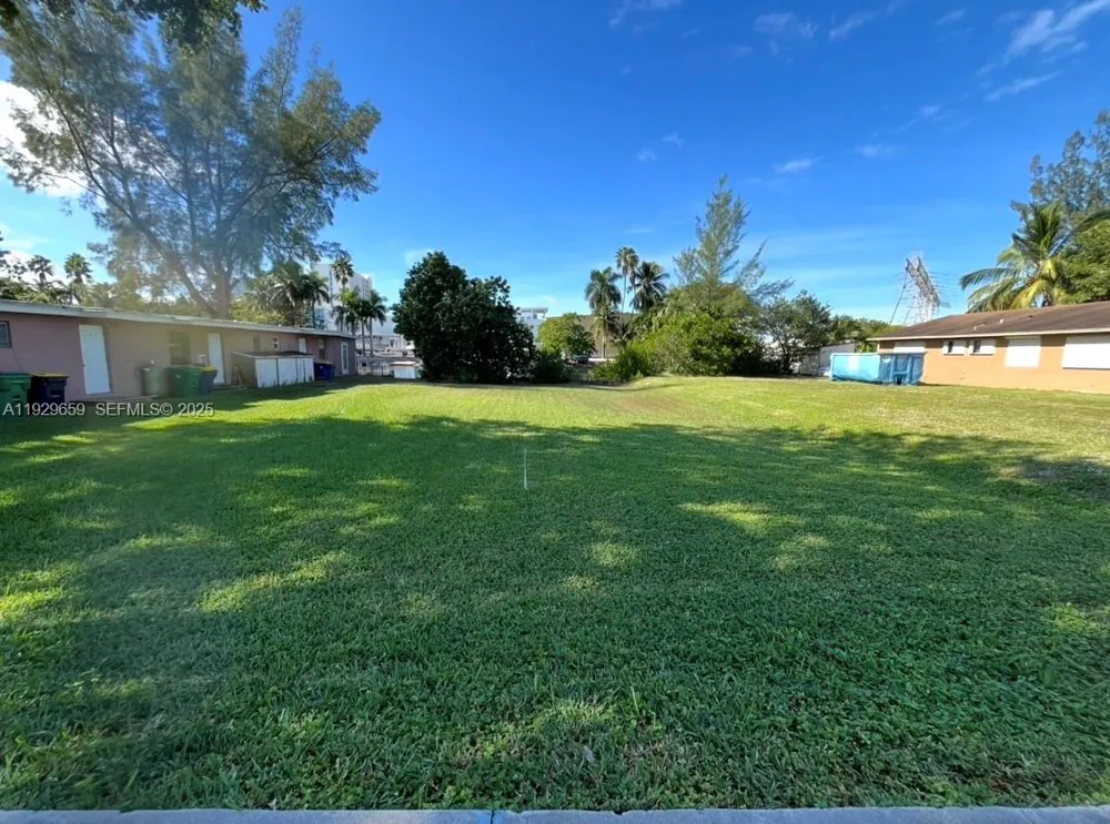 157 NW 14th Way Dania Beach, FL 33004