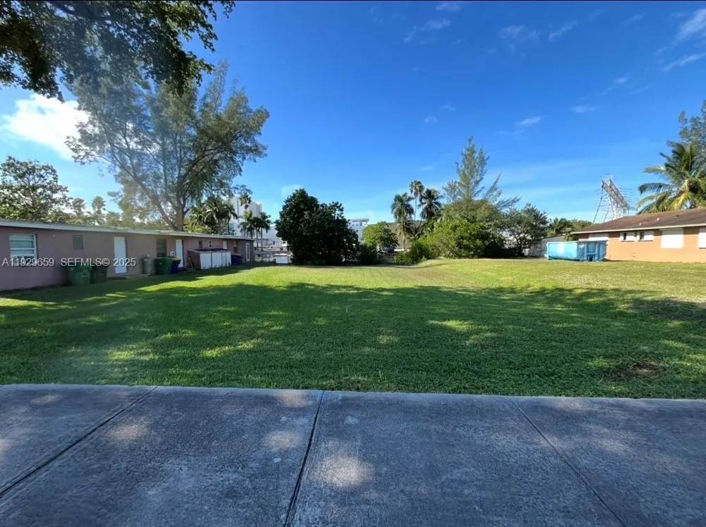 157 NW 14th Way Dania Beach, FL 33004
