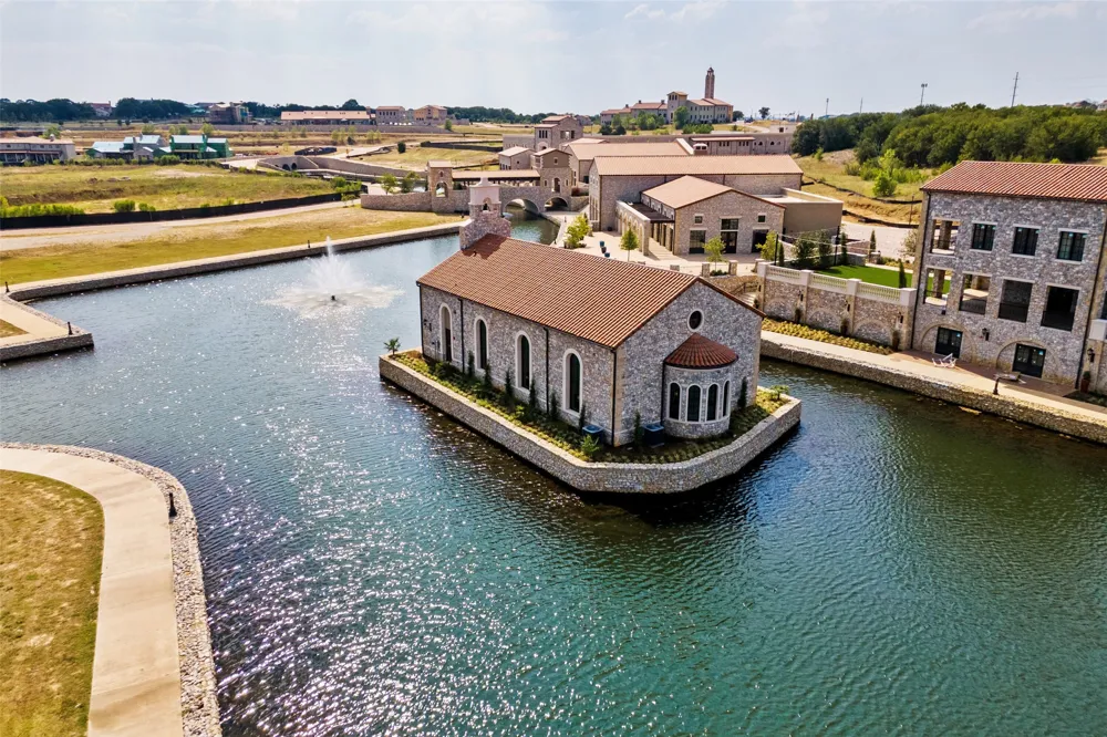 28 Castellon Drive Westlake, TX 76262