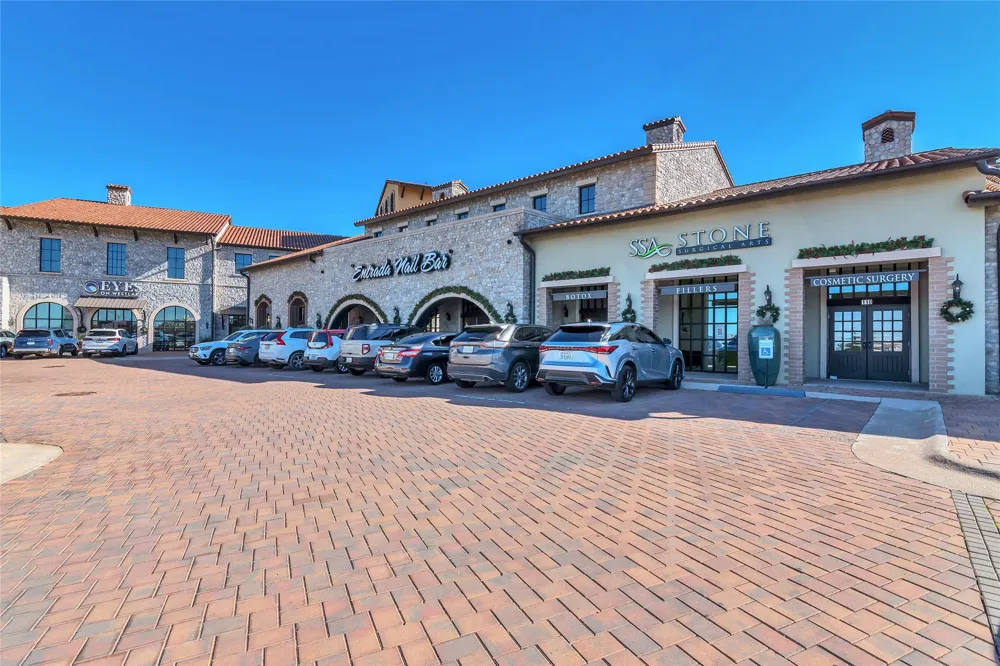 28 Castellon Drive Westlake, TX 76262