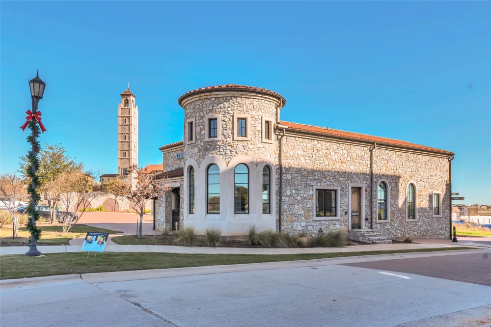 28 Castellon Drive Westlake, TX 76262