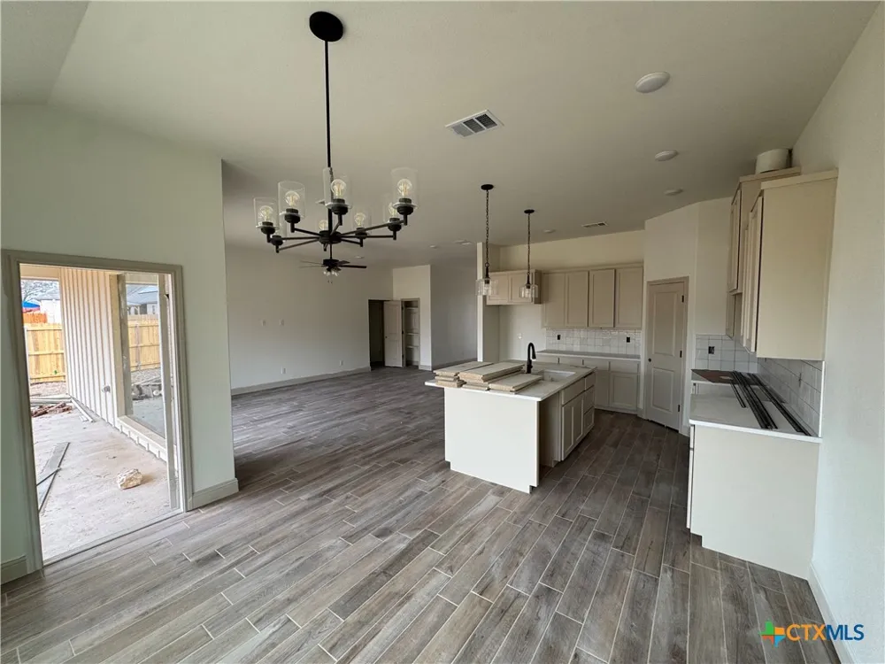 1301 Rylee Lane Salado, TX 76571