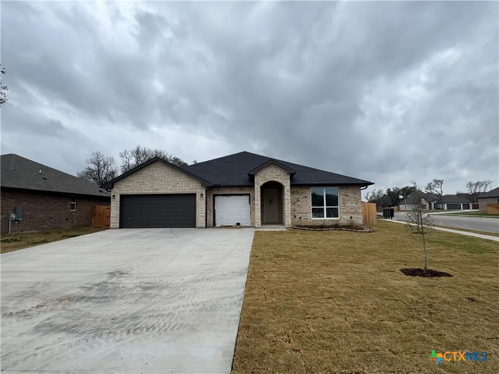 1301 Rylee Lane Salado, TX 76571