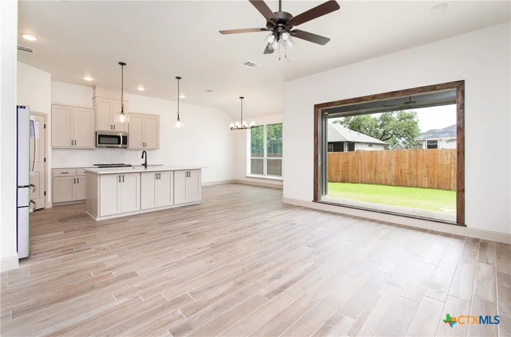 1301 Rylee Lane Salado, TX 76571