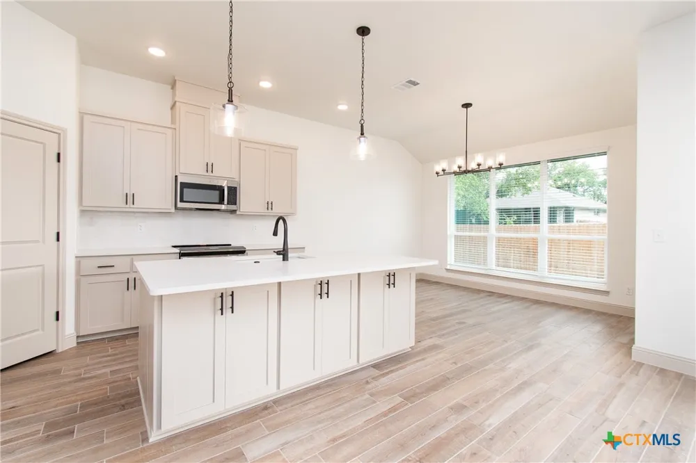 1301 Rylee Lane Salado, TX 76571