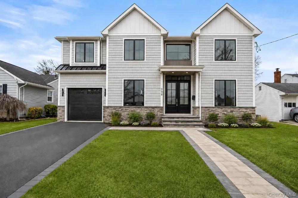 908 Maple Lane East Meadow, NY 11554