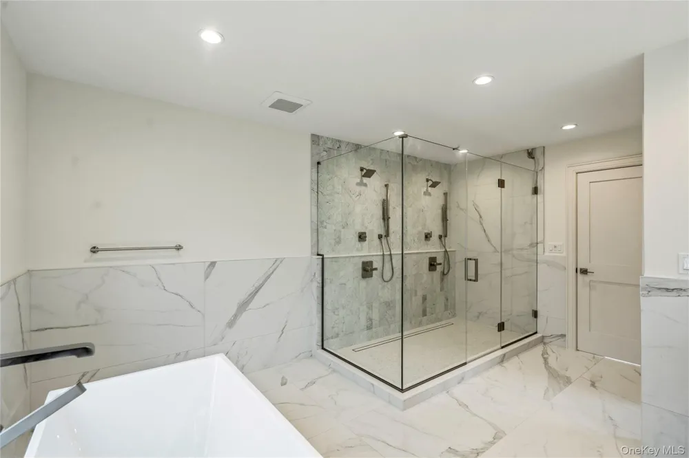 908 Maple Lane East Meadow, NY 11554
