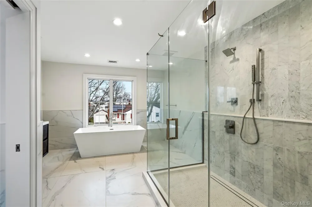 908 Maple Lane East Meadow, NY 11554