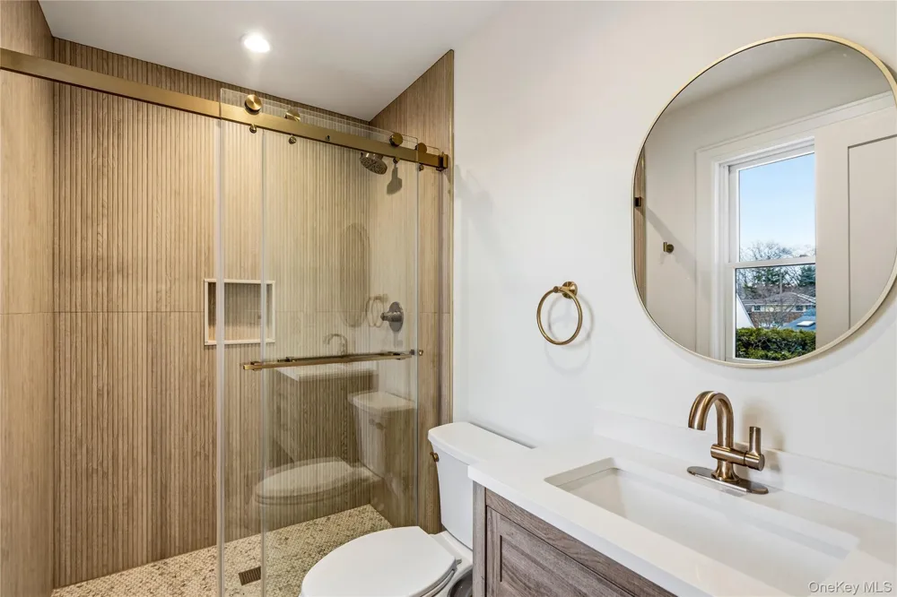 908 Maple Lane East Meadow, NY 11554