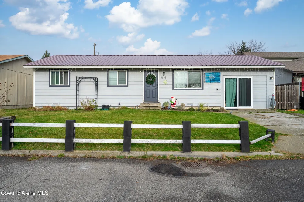 1609 E Park Lane Post Falls, ID 83854