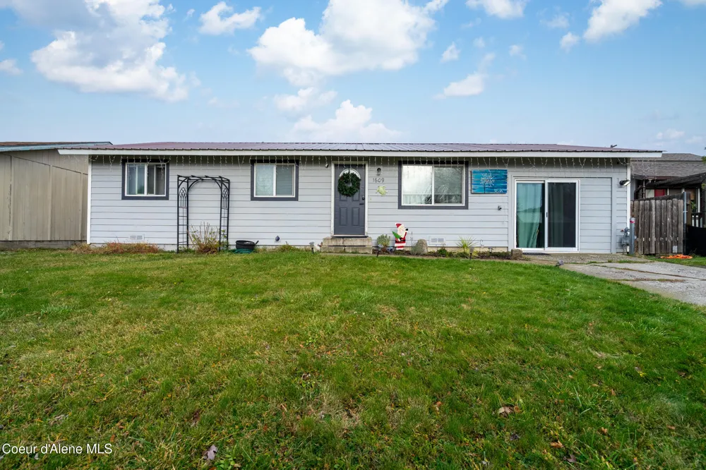 1609 E Park Lane Post Falls, ID 83854