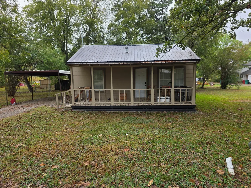 240 S College Street Deport, TX 75435