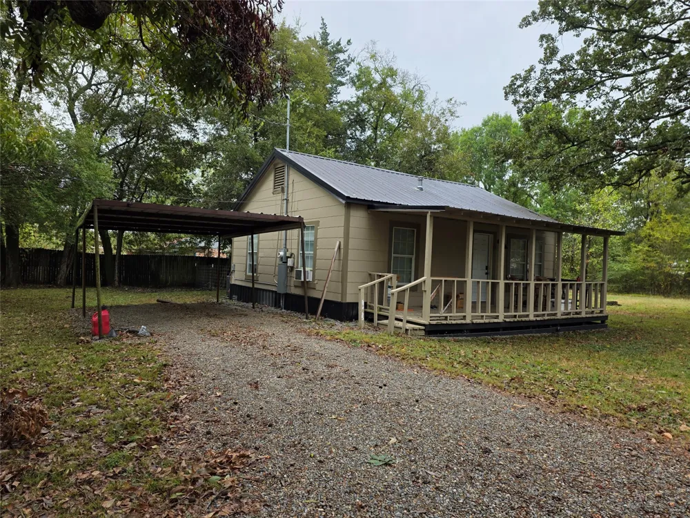 240 S College Street Deport, TX 75435