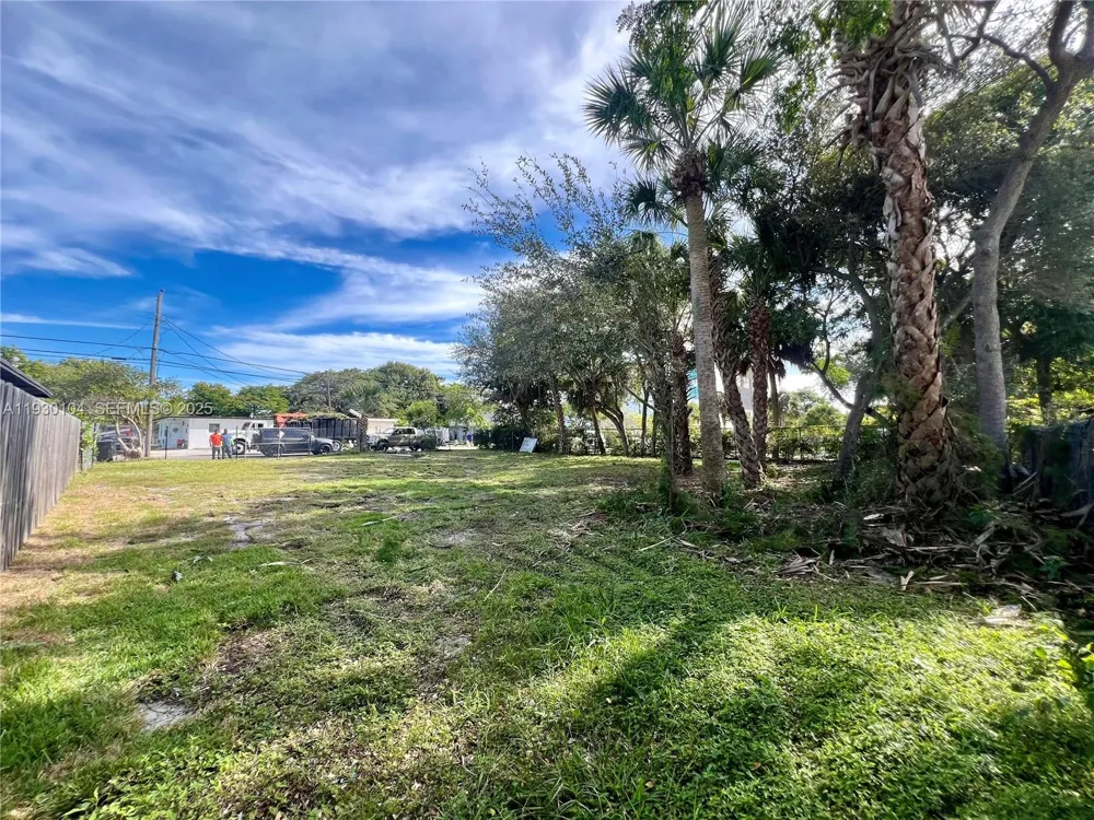 633 NW 14th Ter Fort Lauderdale, FL 33311