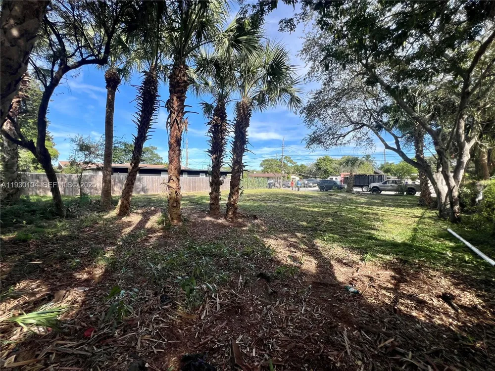 633 NW 14th Ter Fort Lauderdale, FL 33311