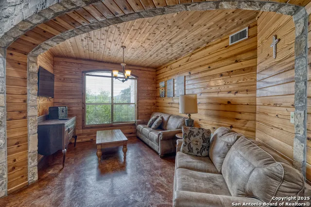 241 Mountain Laurel Concan, TX 78838