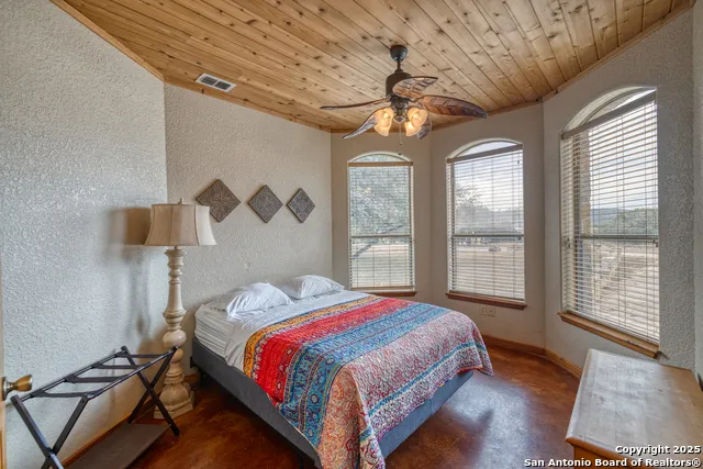 241 Mountain Laurel Concan, TX 78838