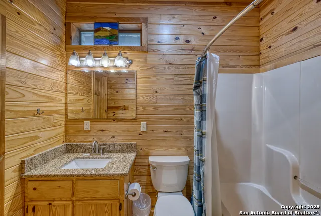 241 Mountain Laurel Concan, TX 78838
