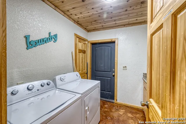 241 Mountain Laurel Concan, TX 78838