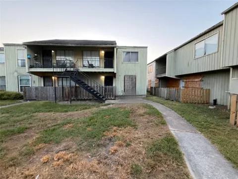 5625 Antoine Drive #1211