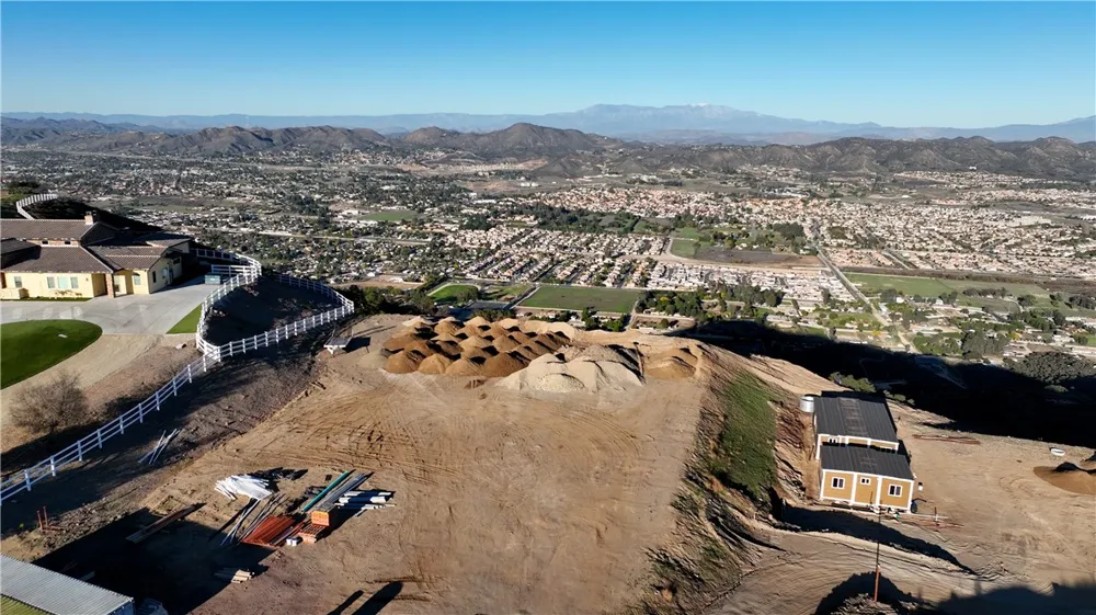37553 Via Vista Grande Murrieta, CA 92562
